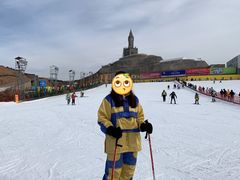 -采薇庄园四季滑雪场