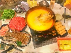 -鲜入围煮花胶鸡海鲜火锅