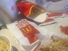 刚炸出来薯条-麦当劳(朝阳路得来速店)
