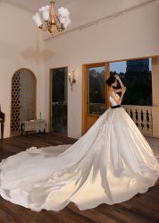 -MISS MIA 婚纱品牌馆