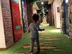 -百里峡七彩艺术小镇