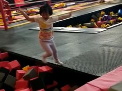 -嘿哟动霸CHUA·新潮玩运动娱乐中心·蹦床滑冰团建乐园