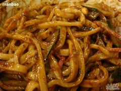 拌好的炸酱面-老浒记烤鸭-北京菜(琉璃厂店)