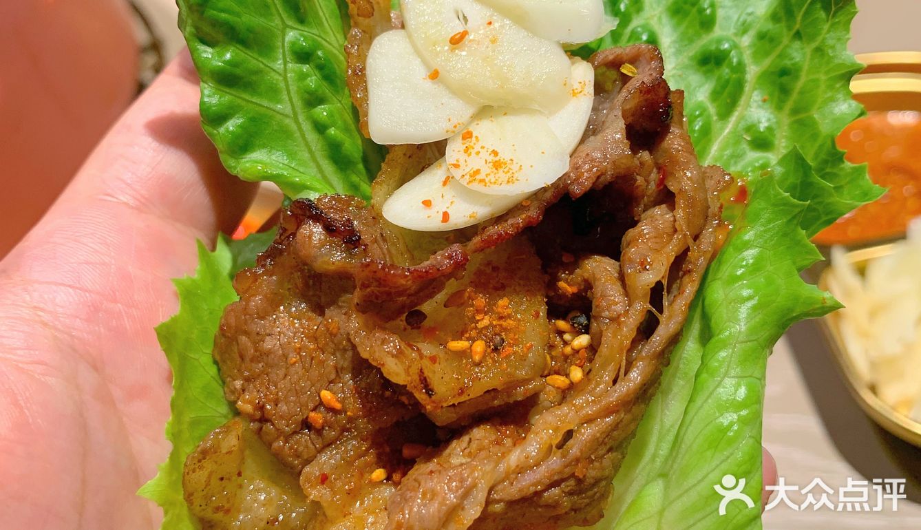 上海超火的烤肉店中午来广州啦，人均不超百，吃到扶墙❗️