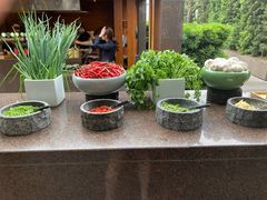 自助调料区-风与炭BBQ户外火锅烧烤(成都群光君悦酒店)