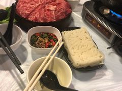 -鲜入围煮花胶鸡海鲜火锅