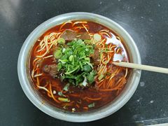 -薛记襄阳香辣牛肉面(平安路店)