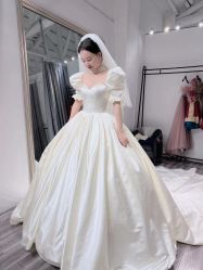 -Lady  Jane高端婚纱礼服馆