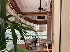 -蜜桃餐厅·伴山(湖滨商业街店)