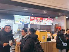 -麦当劳(上海虹桥站30B检票口楼上)