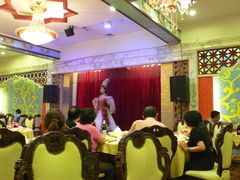大堂-巴扎美食·新疆菜·西域歌舞表演餐厅(新疆大厦店)