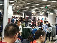 -王府井奥莱临潼小镇(临潼店)