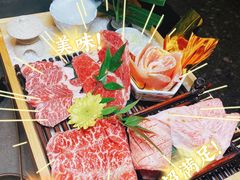-铭牛烧肉·和牛海鲜自助(高新月牙湖店)