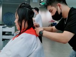 -变画·发型STUDIO