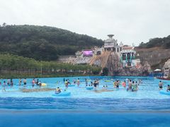 -平湖九龙山乐满地水上乐园