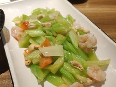 西芹腰果炒虾仁-九头鹰家宴(岳家嘴店)