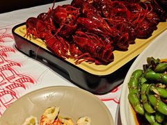 -肥肥虾庄·金牌油焖大虾(汉街SKP店)