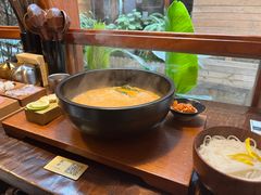 -银米·云南传统过桥米线(双廊黑金冠店)