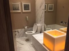 -上海滴水湖皇冠假日酒店