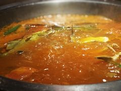 -野山舂·贵州现舂酸汤火锅(鸿通城店)