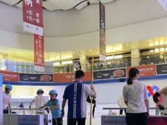 -冰纷万象滑冰场(赣州华润万象城店)