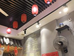 大堂-爆炸头阿姨小四川正宗川味小吃(无任何分店)