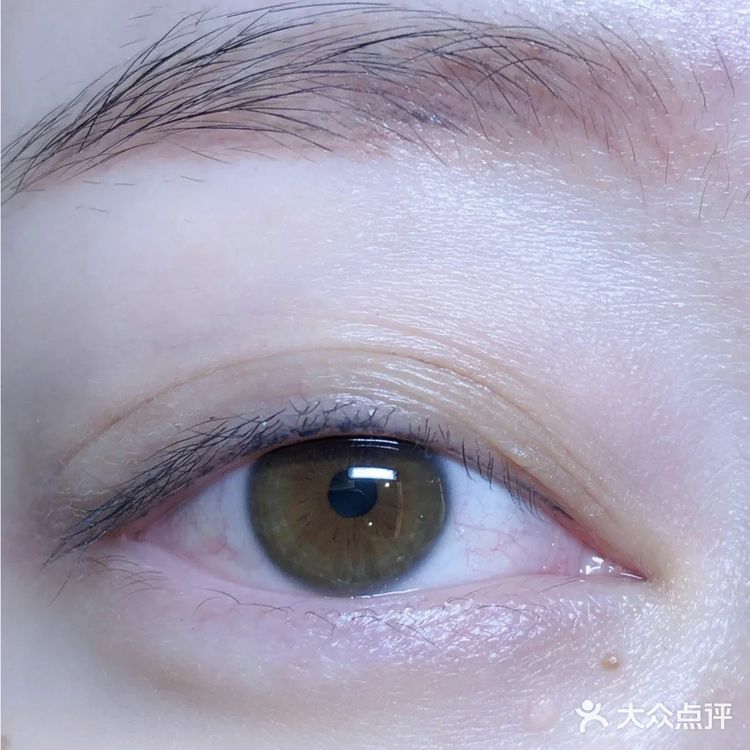 店内小姐姐给我推荐了网红款YY睫毛