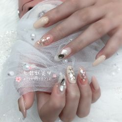 -七彩虹美甲美睫 半永久