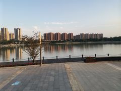 -翠山·映月湖景餐厅(映月湖公园店)
