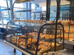 面包甜点陈列柜-面包新语(上地华联店)