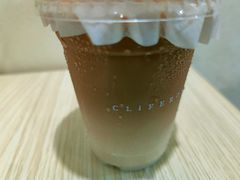 海盐焦糖冰拿铁-素咫咖啡CLIFEROSE