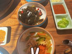 精品小菜-明洞阿姨·韩式酱蟹烤肉·创意料理(三元桥店)