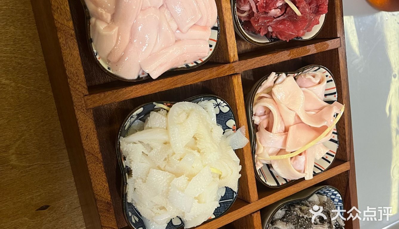 从食材到蘸料都很完美[比心]