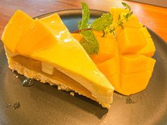 -Chom Cafe and Restaurant