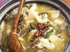 石锅酸菜鱼-周鱼小馆石锅酸菜鱼(活力汇店)