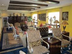 自助餐厅休息区-月亮河温泉度假酒店