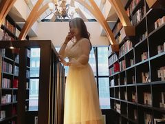 -钟书阁(松江泰晤士小镇店)