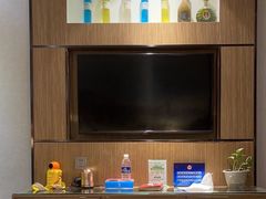 -潮漫酒店(北京通州环球度假区临河里地铁站店)