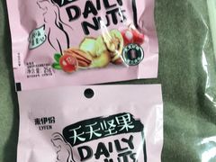 -来伊份(登云路店)