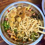 早上来一碗裹满土豆泥的卤粉也太绝了吧！