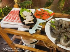 -二荆条·蜀鲜汇城市森林火锅