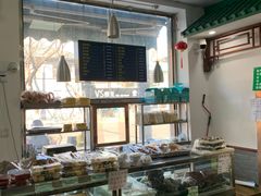 面包甜点陈列柜-护国寺小吃(东四店)