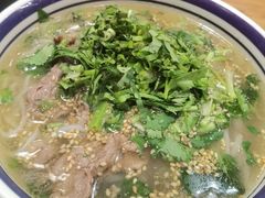 -云阿蛮云南生烫牛肉米线(奉贤路店)