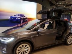 -TESLA 特斯拉(上海太古汇体验店)