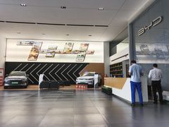 -比亚迪上海弘仁4S(杨浦店)