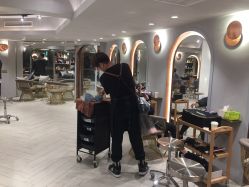 -苏豪路易士·嘉玛发廊