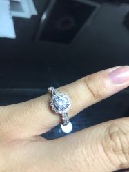 -威德钻石-克拉钻大本营(南京东路店)