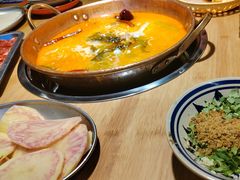 -洱火云南酸菜牛肉火锅(石景山当代商城店)