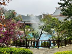 -七彩云南古滇温泉山庄