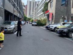 -翠微牡丹园停车场